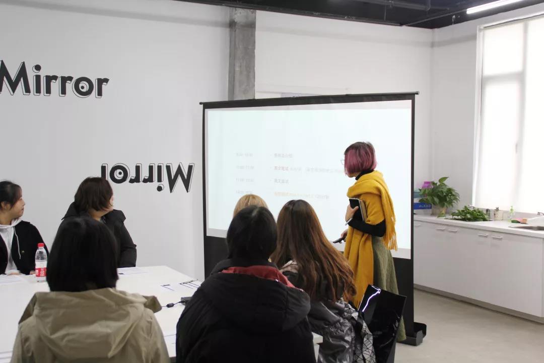 10: 00  教學主管向大家介紹考試流程