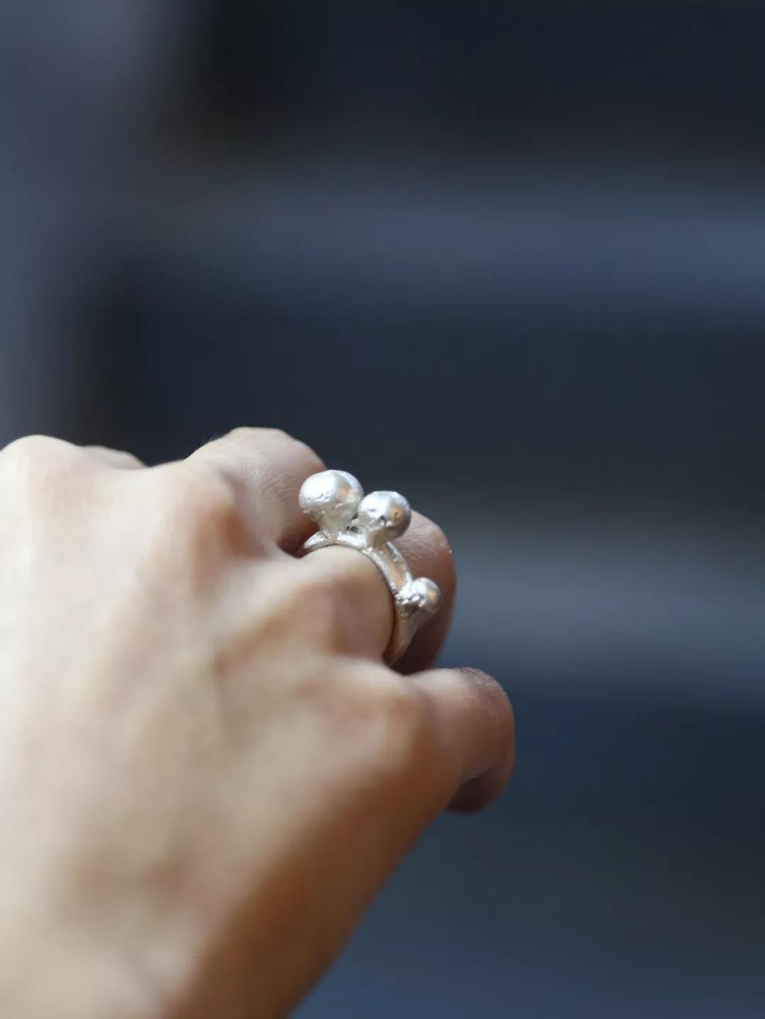 學員們都發揮了巧思,制作出專屬于自己的首飾物件