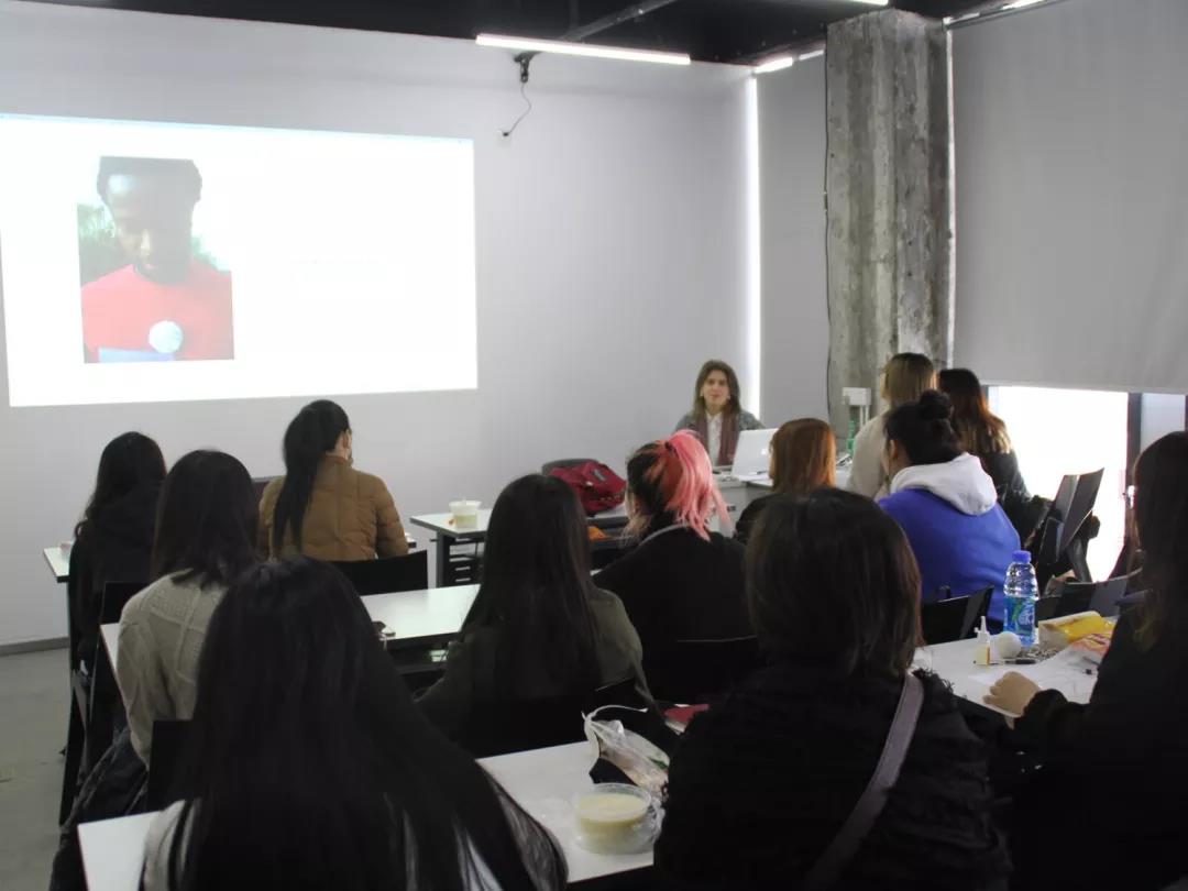 南非藝術(shù)家Gussie工作坊