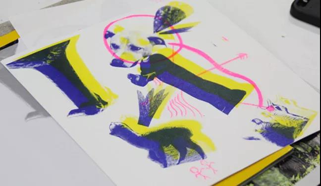 同學們超現實的夢境