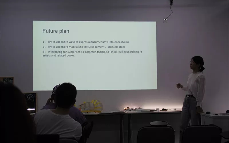 課堂：碩士預(yù)科學(xué)生第一次匯報(bào)演講