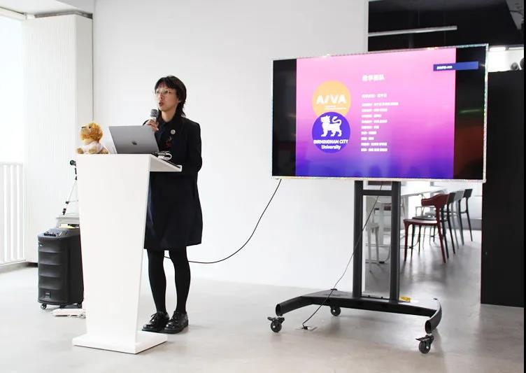 教學主管楊子易講話